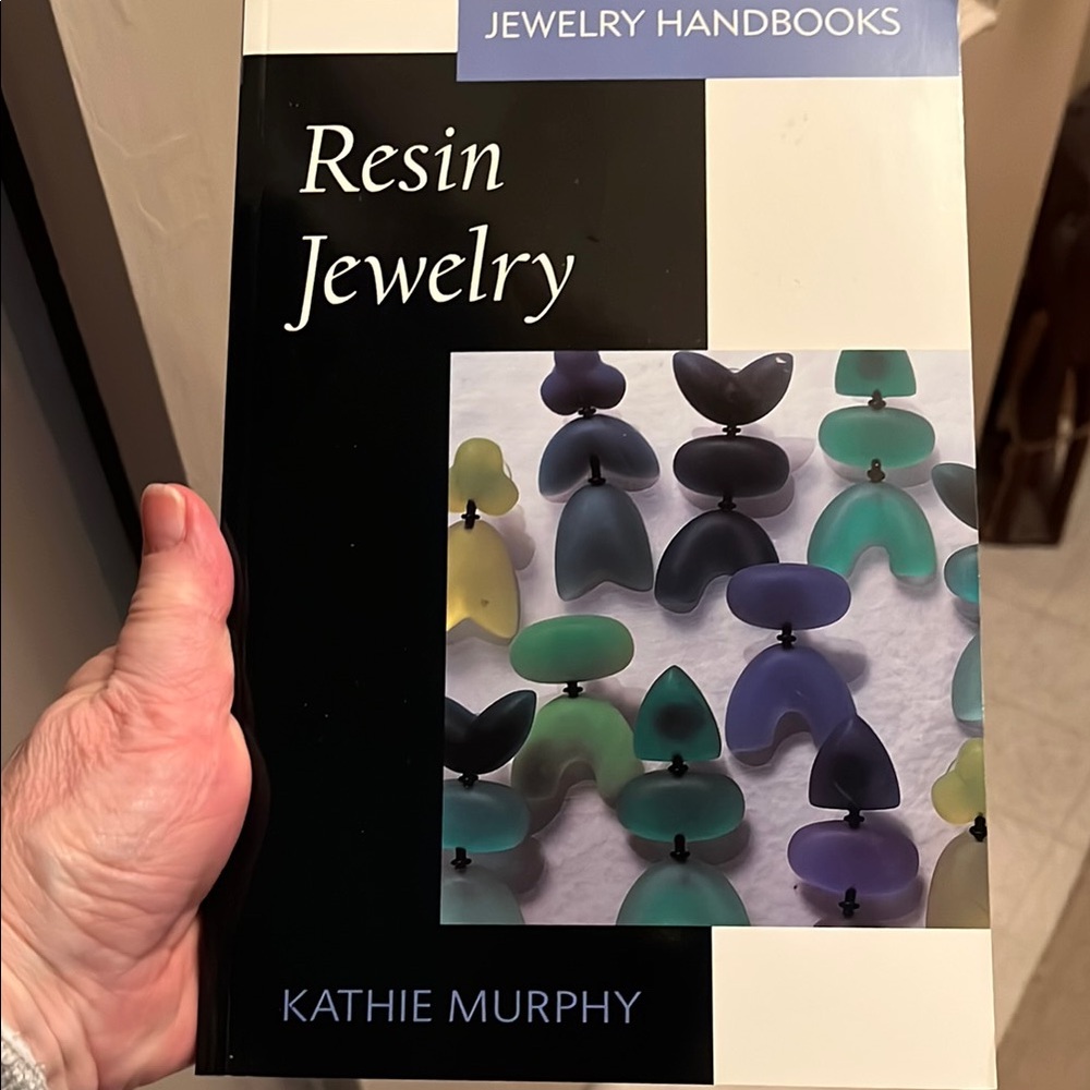 Resin Jewelry DYI Book